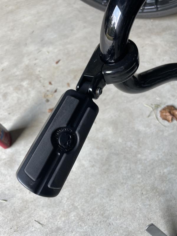 【ept】 ★ GRAFFLEX FAT ★ BLACK Willie G Skull Footpegs 50501288 | Harley-Davidson USA
