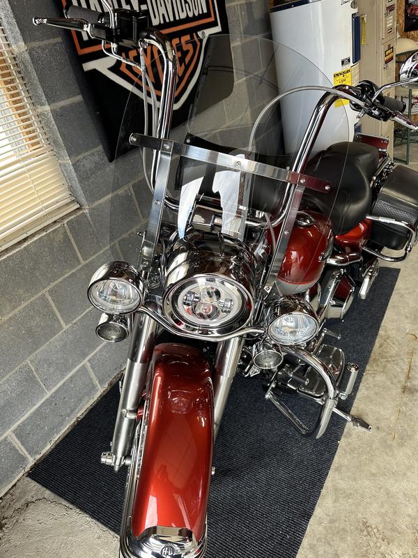 New HD replacement windshield