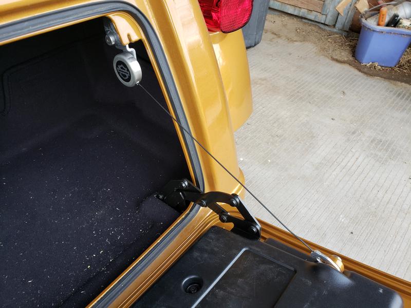 Retractable Trunk Door Tether 53000237 | Harley-Davidson USA Retractable Trunk Door Tether 53000237 | Harley-Davidson USA