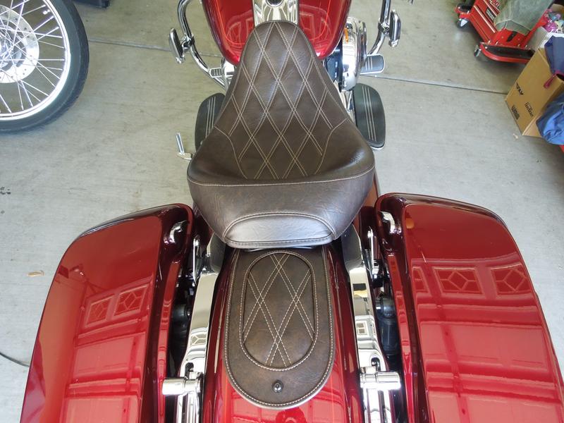 Seat and custom fender bib