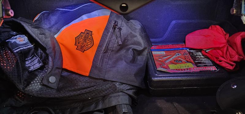 Plenty of great light to find your stuff in the trunk now.