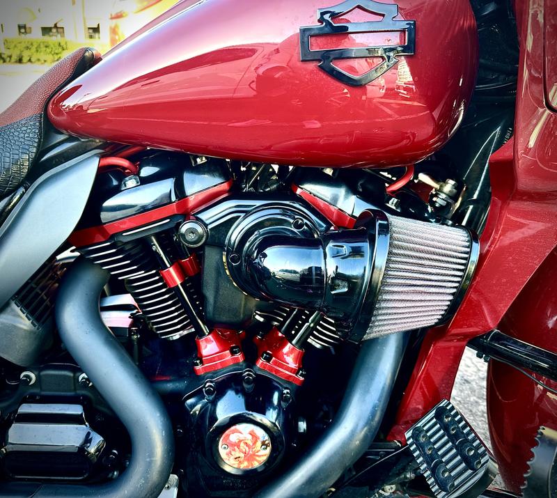 Milwaukee-Eight Engine Accent Kit 92500121 | Harley-Davidson USA