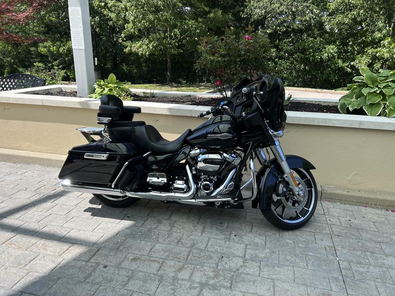 Gauge Panel Trim 61400328 | Harley-Davidson USA