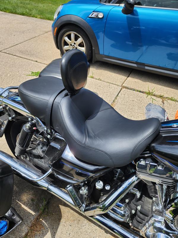 Sundowner Smooth Deep Bucket Seat 51726-05 | Harley-Davidson USA