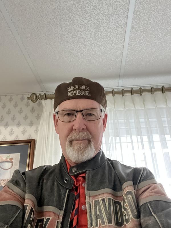 Hat looks great either way!