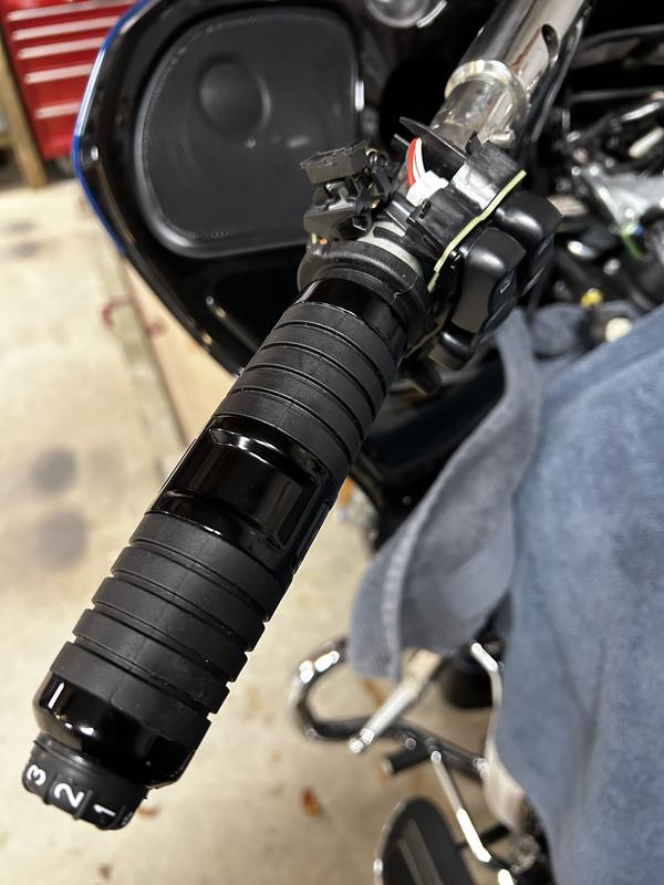 Kahuna Heated Hand Grips 56100331 | Harley-Davidson USA