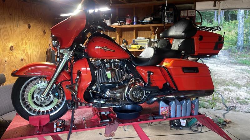 4 Qt. H-D 360 Motorcycle Oil Change Kit – Chrome Filter 62600087