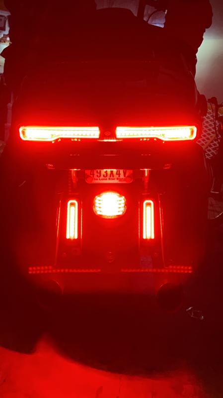 LED King Tour-Pak Run/Brake/Turn Lamp Kit 67801128 | Harley