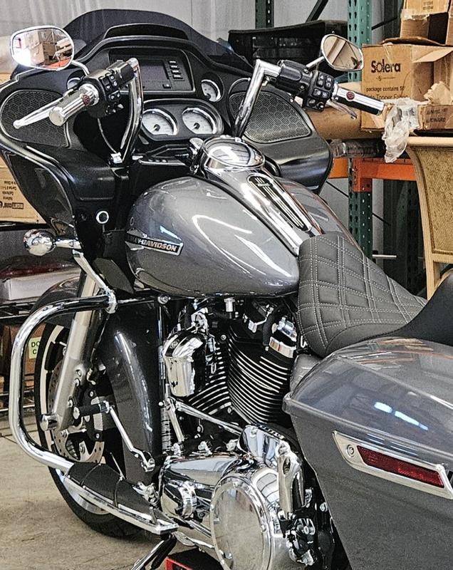 Chizeled Lo Handlebar - Chrome 55800568 | Harley-Davidson USA