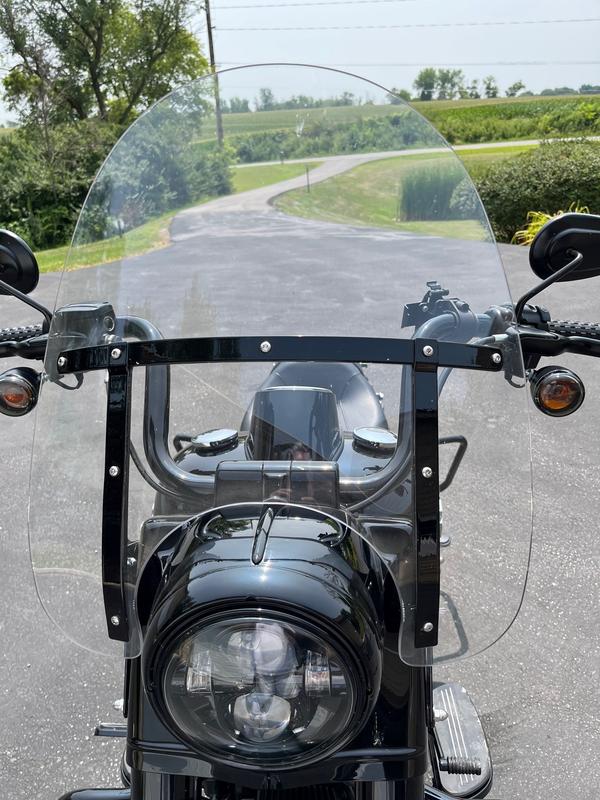Road King H-D Detachables Windshield - 18 in. 57400381