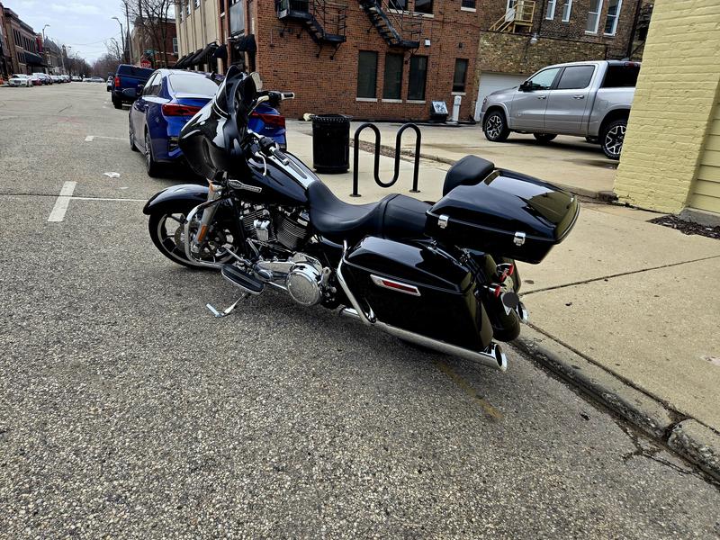 Chopped Tour-Pak Luggage - Vivid Black 53000402DH | Harley
