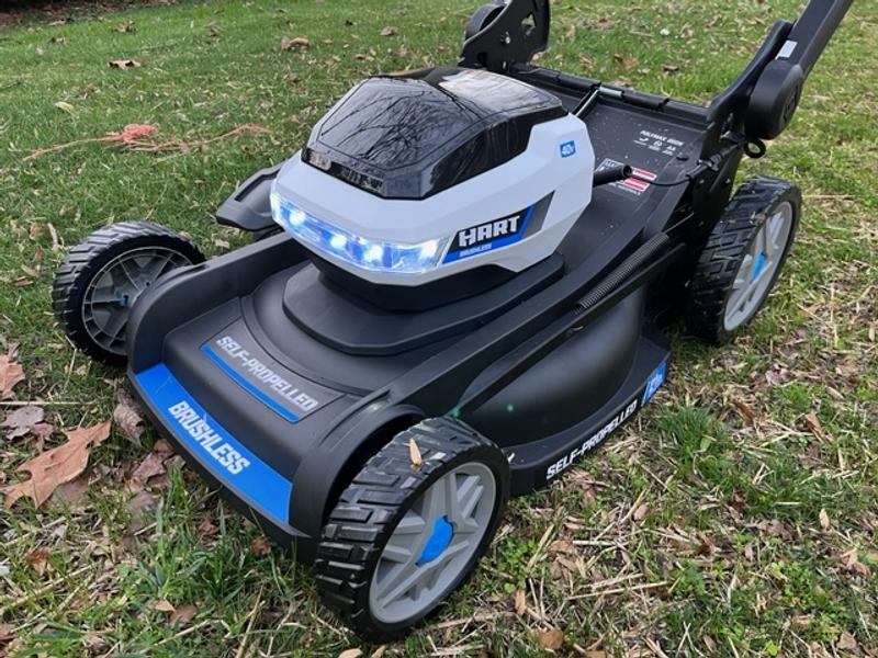 Hart 40v self on sale propelled mower