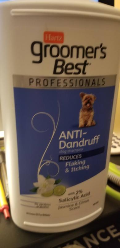 Hartz Groomer s Best Professionals Anti Dandruff Dog Shampoo 18oz. Hartz