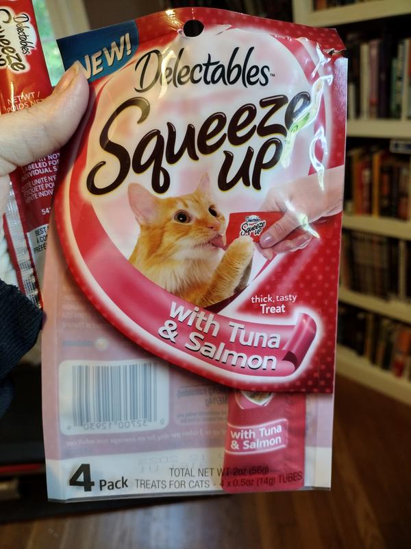 Delectables squeeze on sale up cat treats