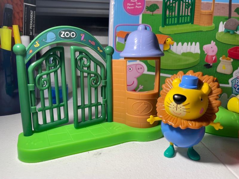 Disney Montres - Peppa Pig, coffret Peppa va au zoo, 2 figurines de 7,5 cm  et 6 accessoires thématiques, jouet préscolaire pour enfants, des 3 ans -  Animaux - Rue du Commerce