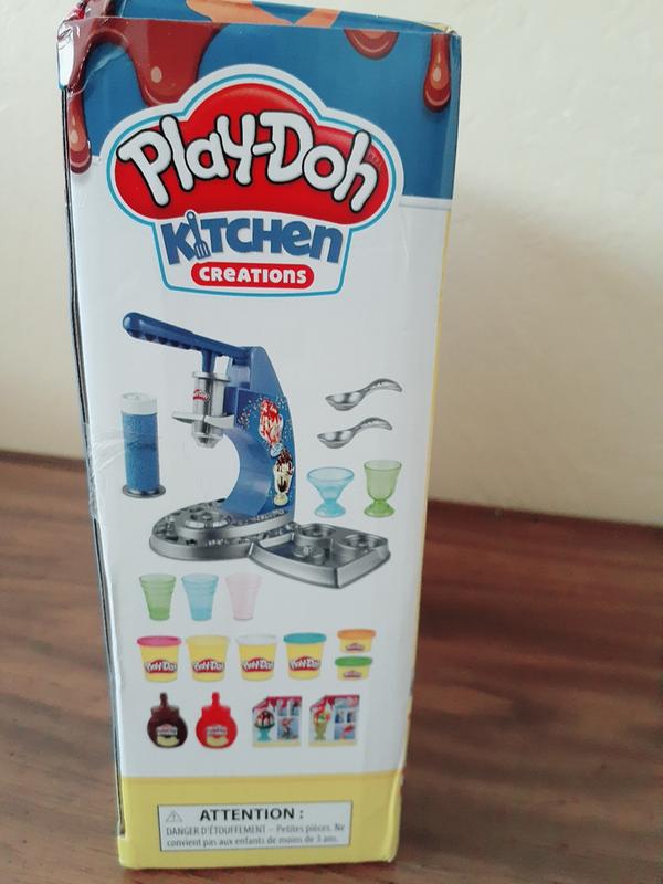 Play-doh kitchen creations drizzy desserts givrés Hasbro