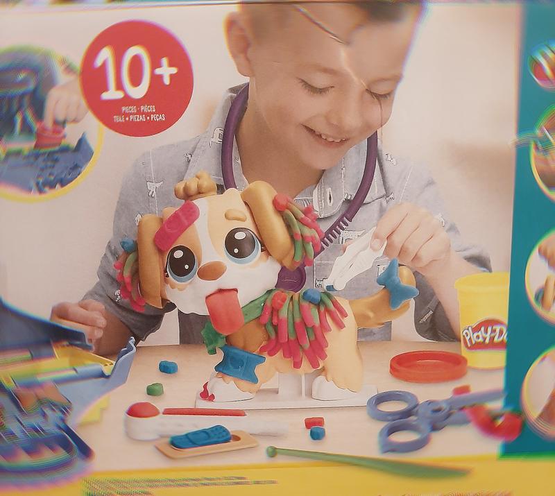 Front of the care n' carry vet box