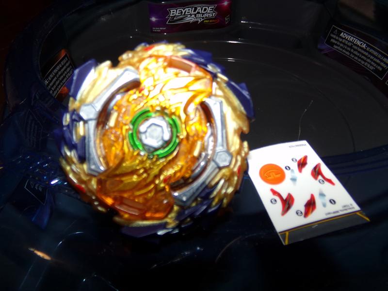 Arena Beyblade Beystadium + Sword Valtryek Vs Wizard Fafnir