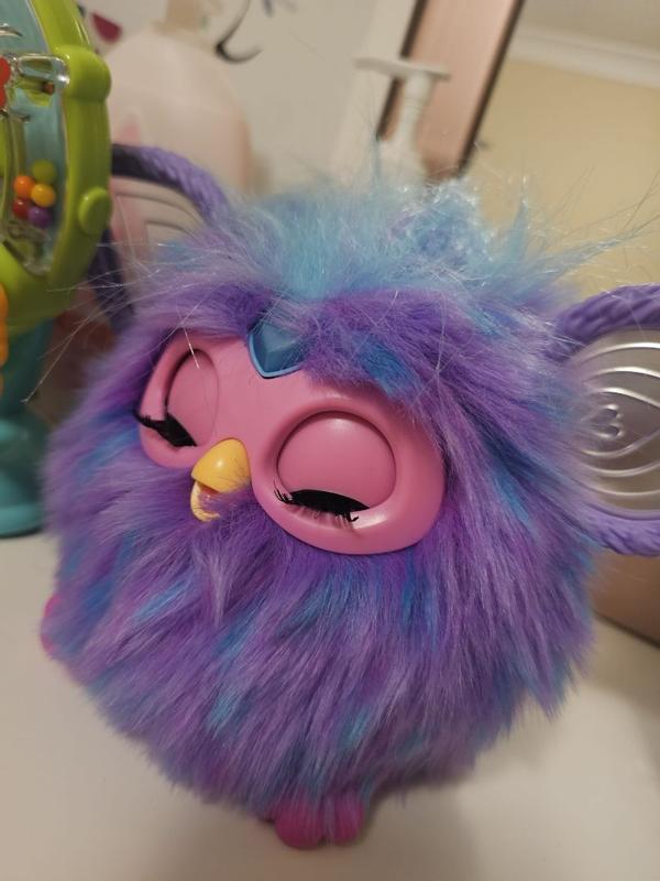 Furby violet peluche interactive Hasbro en multicolore