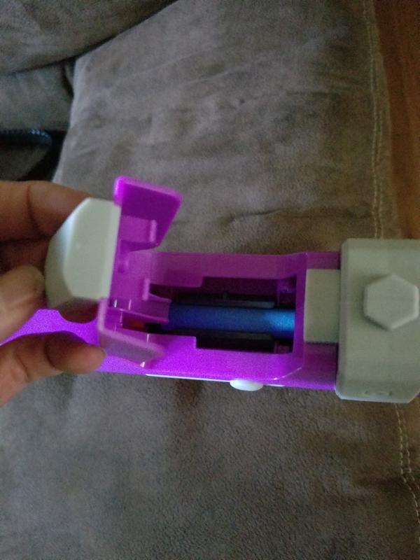 Jammed dart removal hatch