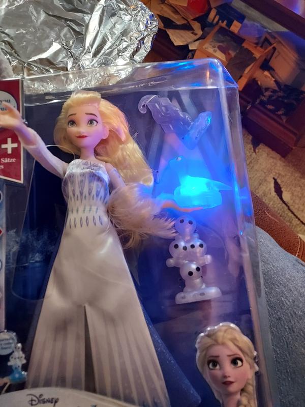 When you lift her arm she talks cute phrases