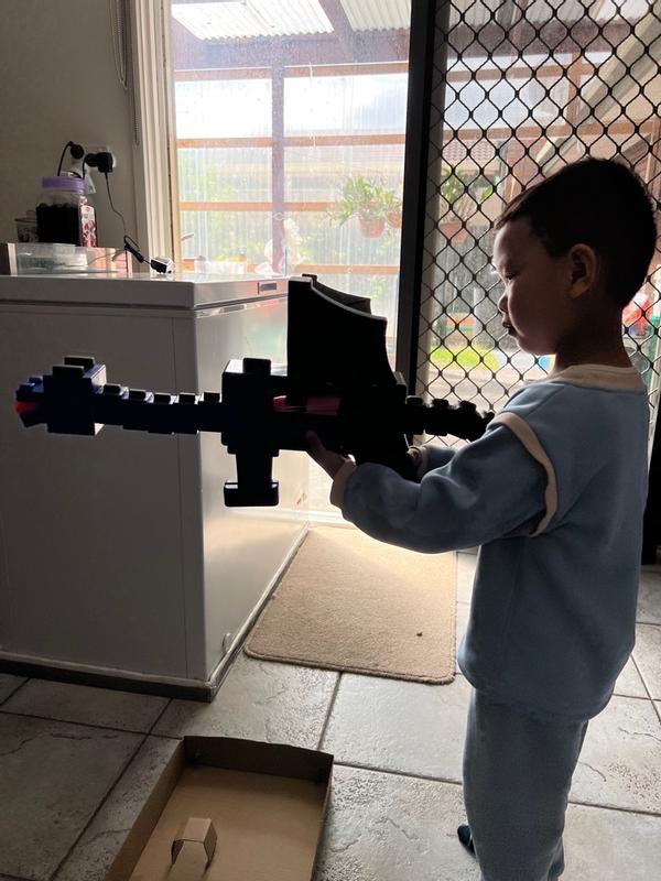 Nerf Minecraft Ender Dragon Blaster, 4-Dart Internal Clip, 12 Nerf Elite  Foam Darts, Design Inspired by Minecraft Mob in the Game