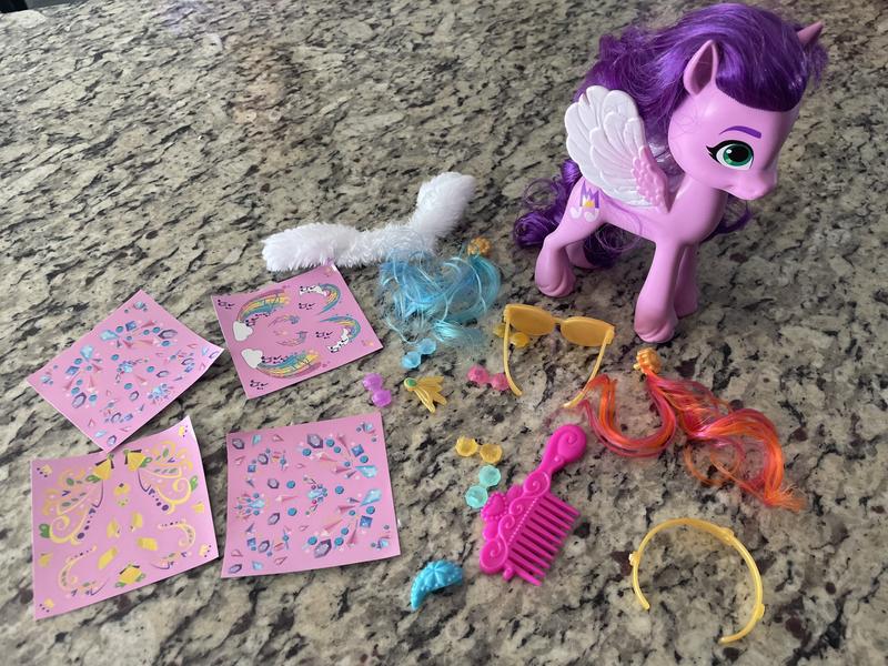 Pony and included accessories