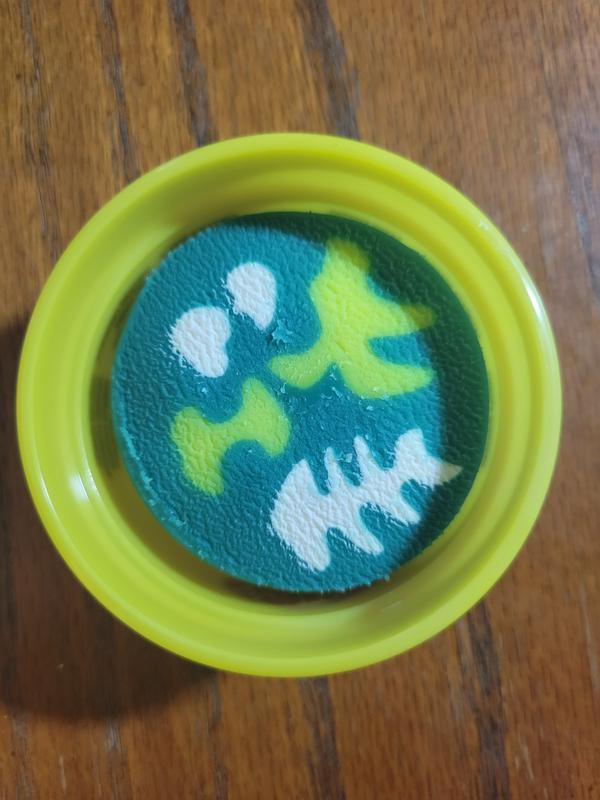 Trash smelling playdoh