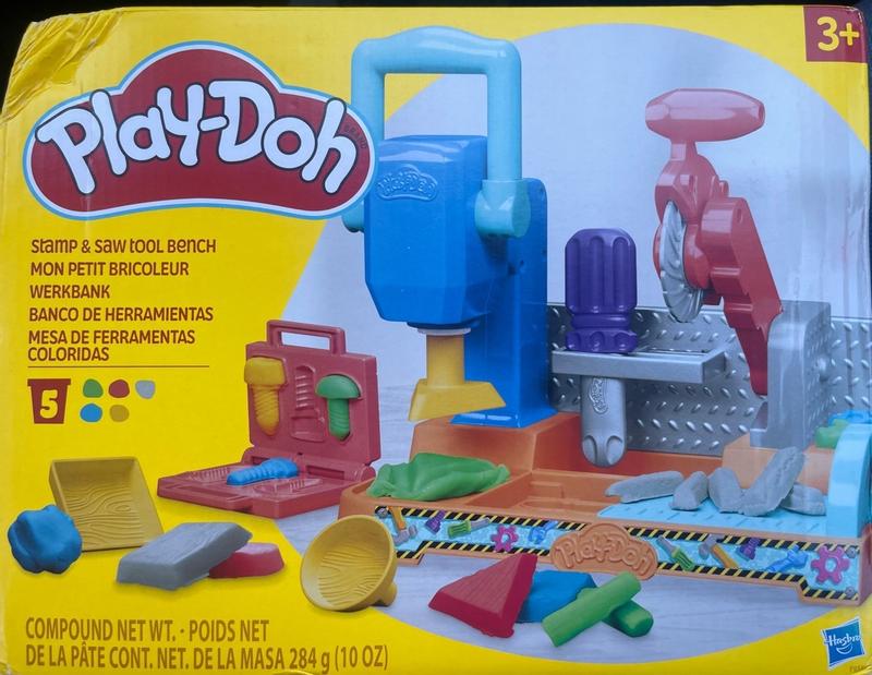 Play-Doh Stamp Saw Tool Bench F9141 Blain's Farm Fleet