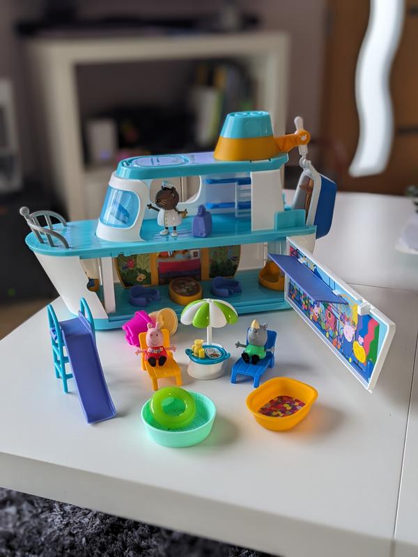 Le bateau et ses accessoires.