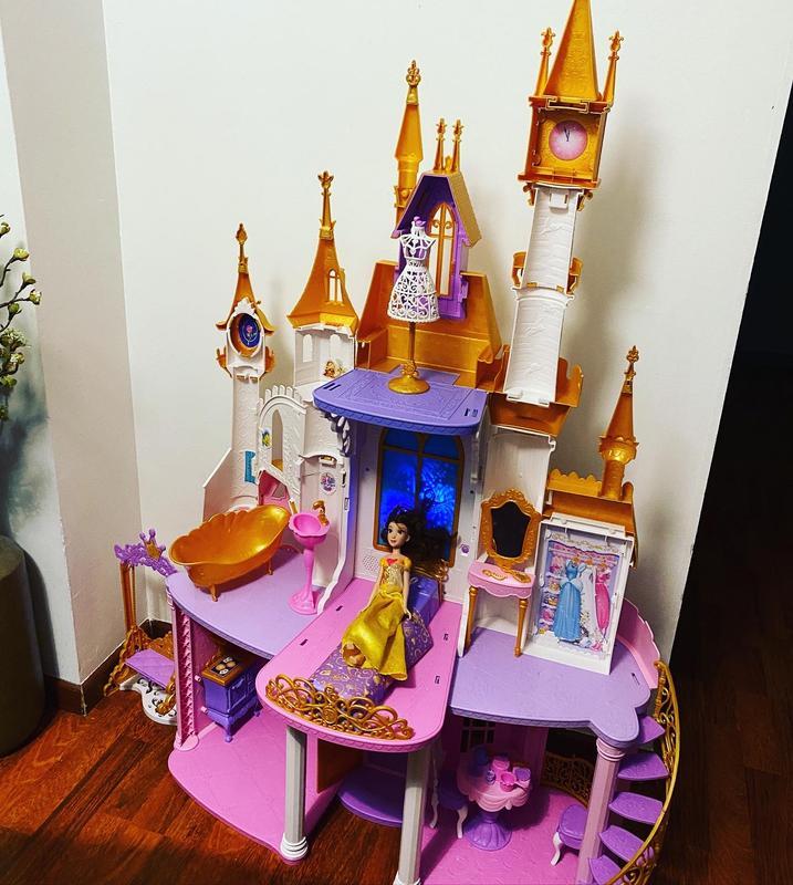 Disney Princesses, Château Royal, Maison de poupées avec Meubles et  Accessoires, Jeu de lumières Musical, pour Enfants, dès 3 Ans