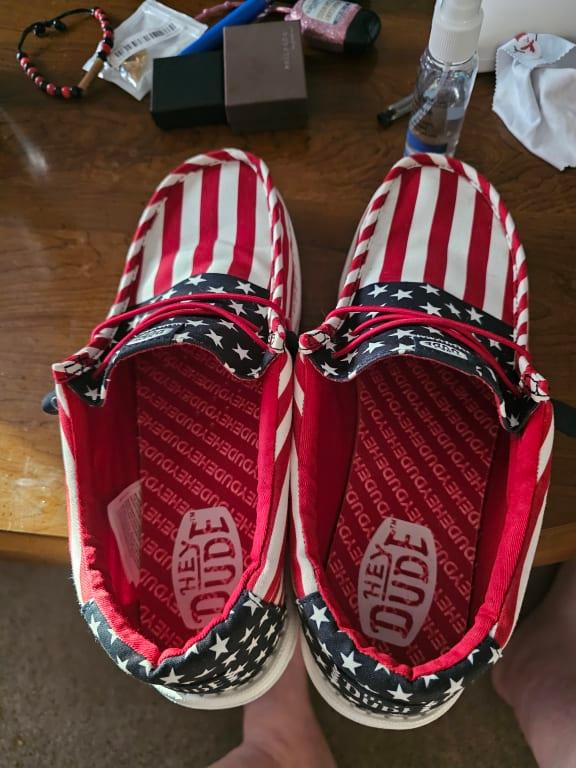 Showing I'm an American.