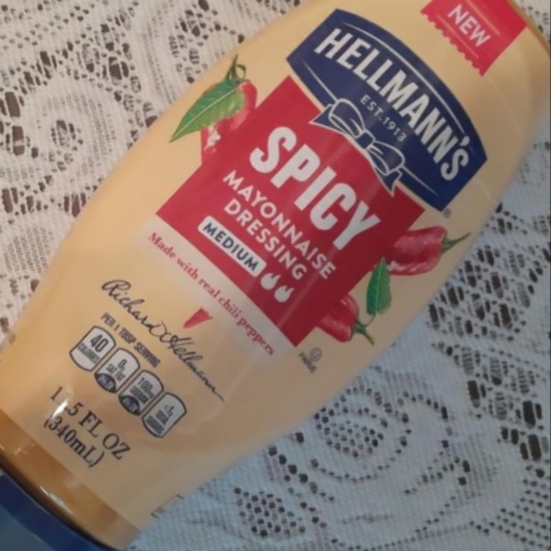 Hellmanns Spicy Mayonnaise Real Sriracha Chili Peppers Squeezable Bottle -  340 ml