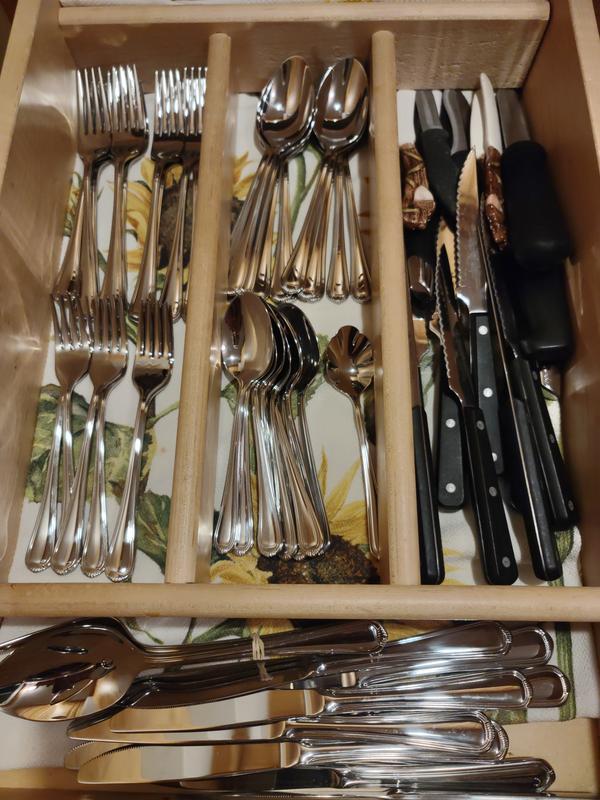 Set of 12 stacks nicely in my flatware drawer