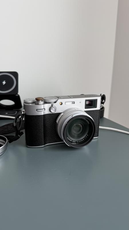 Fujifilm X100VI Silver | Henry's