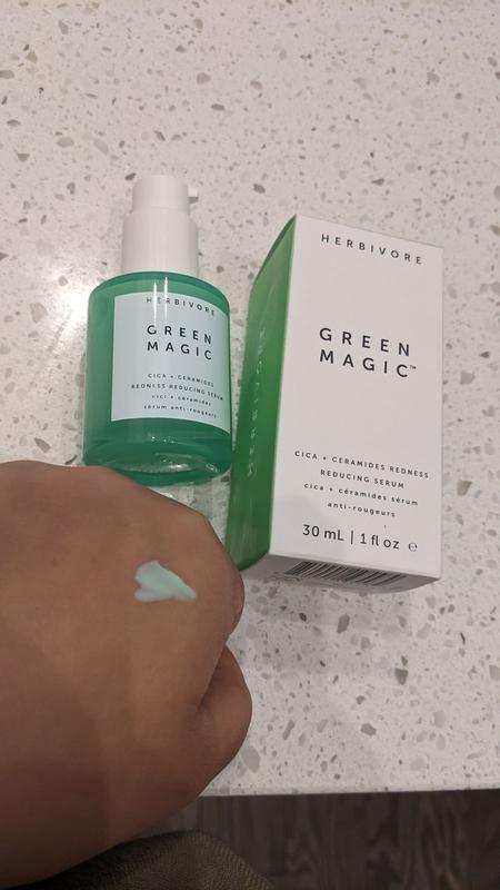 Customer photo for "If you face redness on your skin, then this is a must."