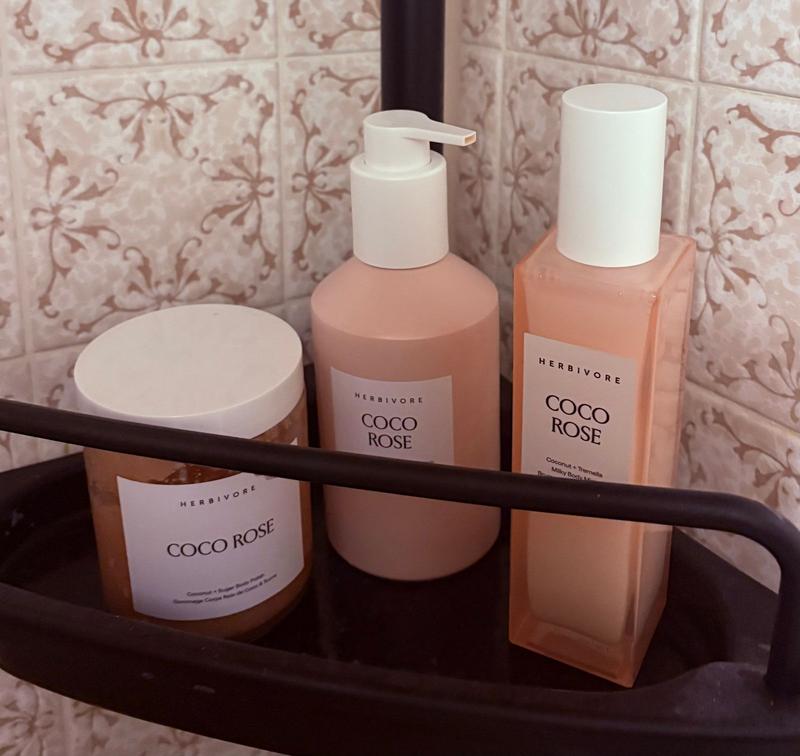 Customer photo for "Beautiful body scrub with a heavenly scent!"