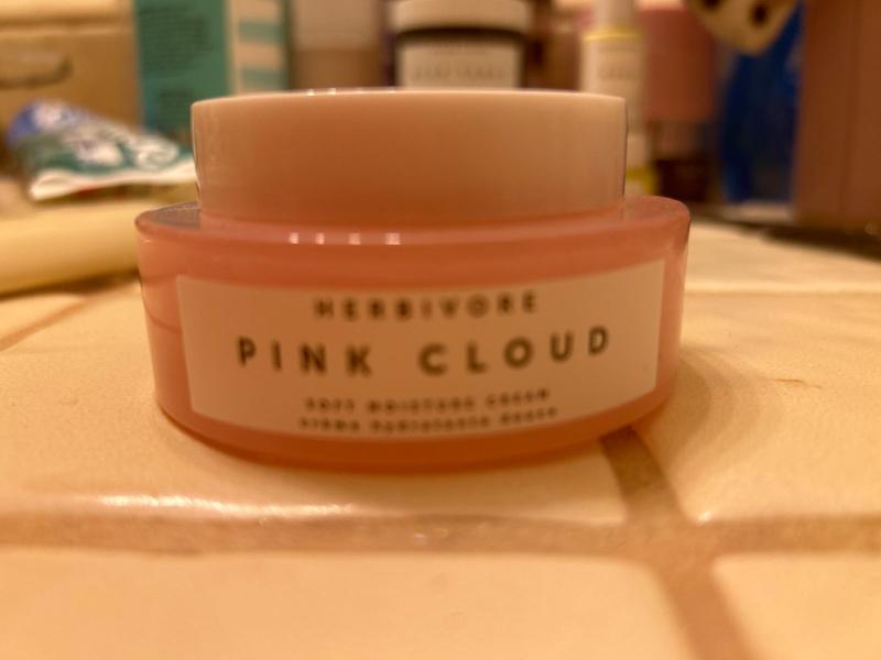 Customer photo for "Love this creme"