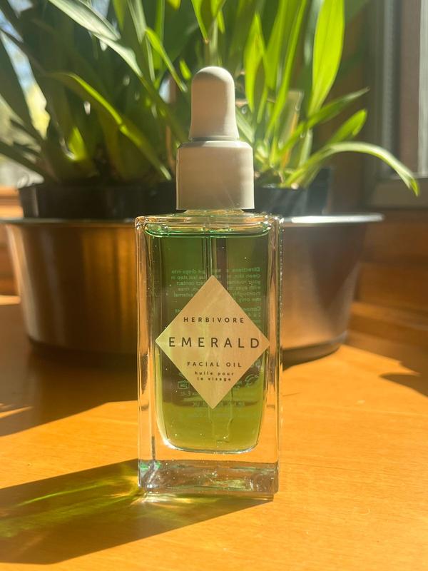 Customer photo for "Radiant looking skin"