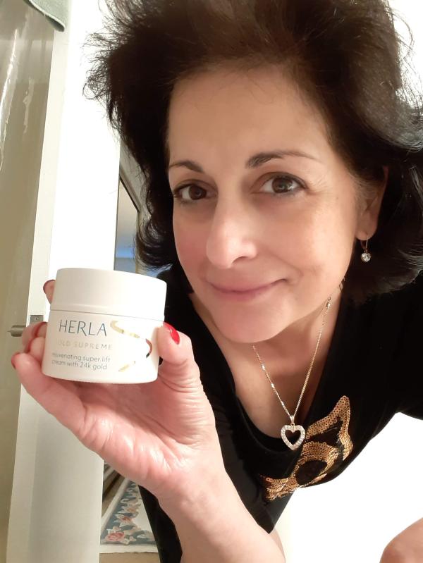 Me and my Herla Jar!!  Thank you for such a great cream!!