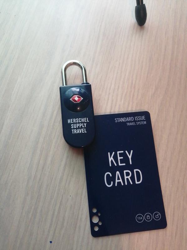 Herschel tsa card lock deals