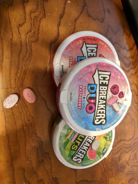 ICE BREAKERS DUO Raspberry Sugar Free Mints, 1.3 oz puck