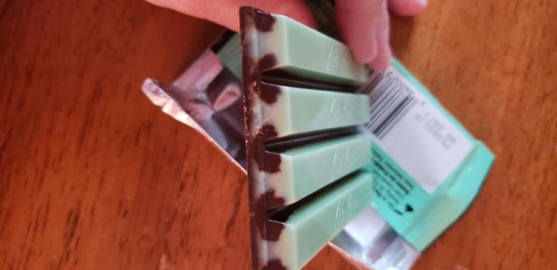 KIT KAT® DUOS Mint and Dark Chocolate Candy Bar, 1.5 oz