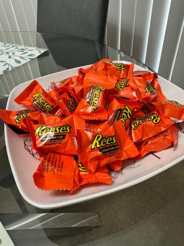 REESE'S Miniatures Assortment, 32.1 oz pack