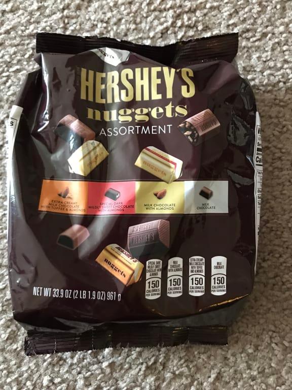 Hershey's Nuggets Assortment Family Bag / Hershey S Nuggets Special Dark Mildly Sweet Chocolate Assortment Family Pack 15 Oz Walmart Com - Hershey's nuggets chocolate assortment from this one bag you can choose from hershey's special dark mildly sweet chocolate with almonds, hershey's extra creamy .