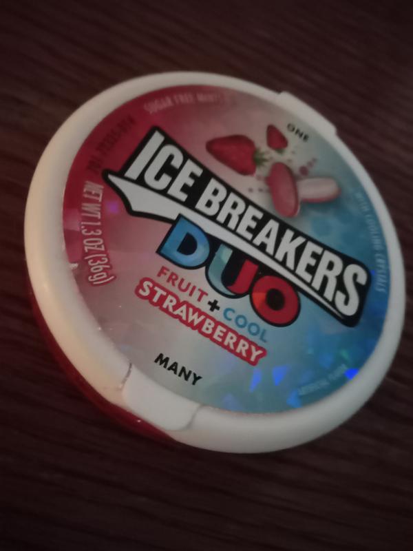 ICE BREAKERS DUO Strawberry Sugar Free Mints, 1.3 oz puck