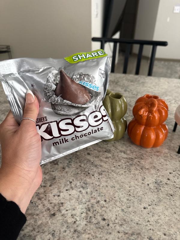 HERSHEY'S KISSES Milk Chocolate Giant Candy, 1.45 oz box