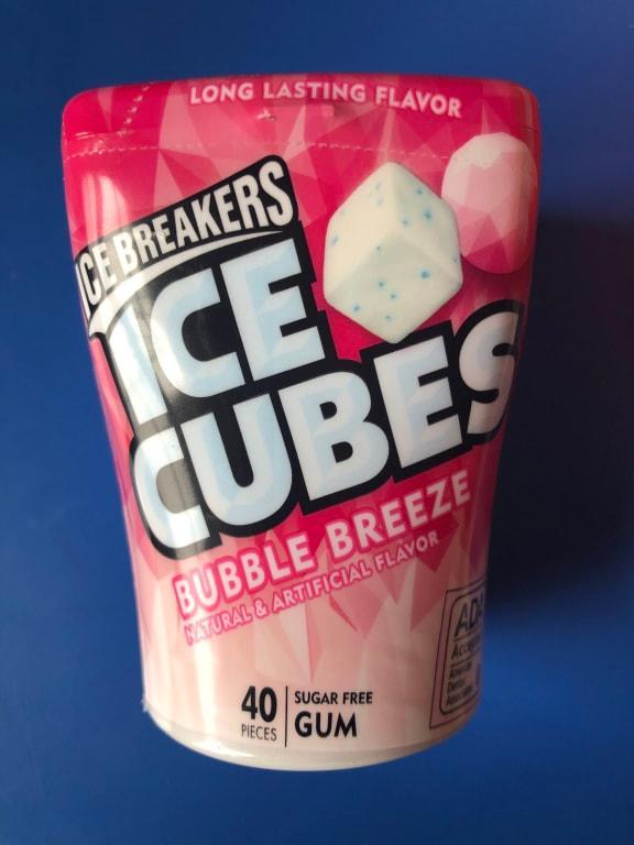 ICE BREAKERS ICE CUBES Bubble Breeze Sugar Free Gum, 40 Pieces, 3.24 oz  Bottle