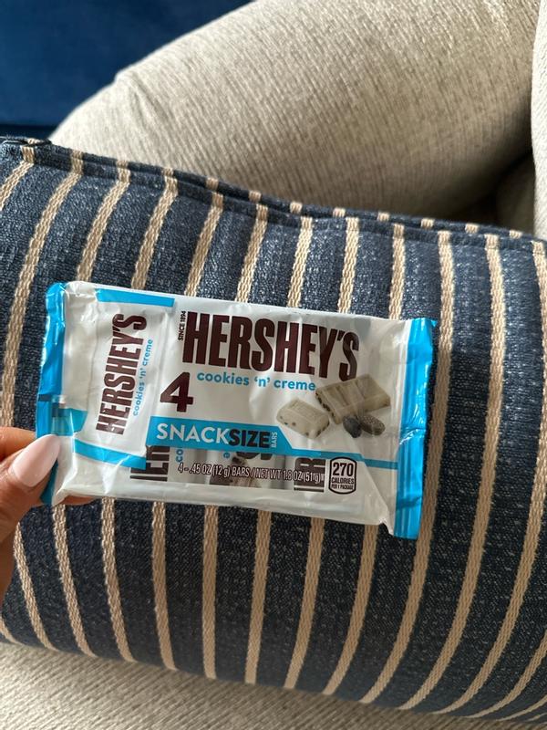 HERSHEY'S Cookies 'N' Creme King Size Candy Bar, 2.6 oz