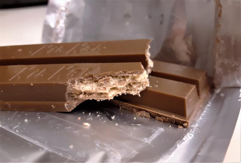 KIT KAT® Milk Chocolate Wafer XL Candy Bar, 12 pieces / 4.5 oz - Ralphs